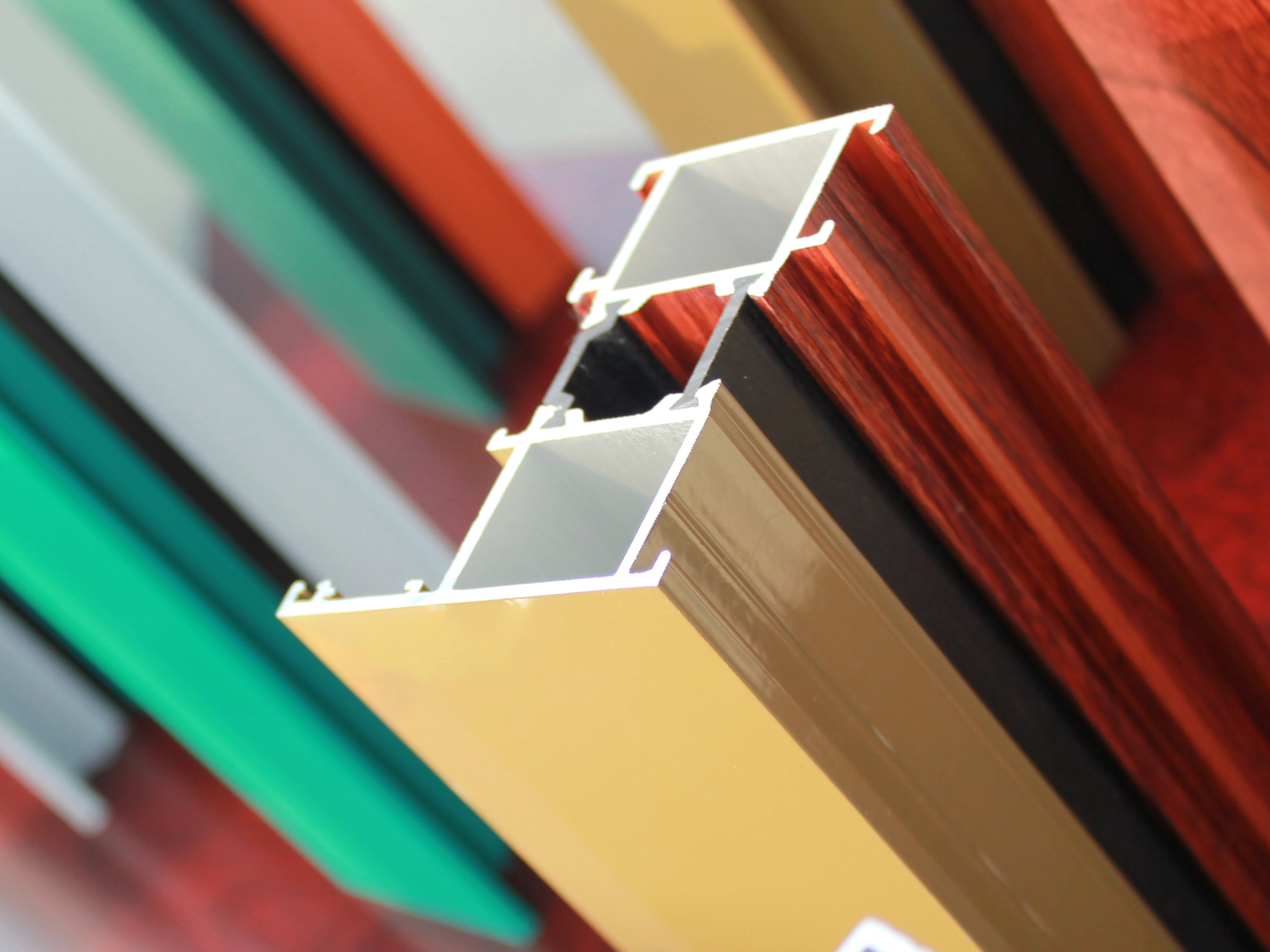 Beneficios de elegir un perfil de aluminio anodizado
